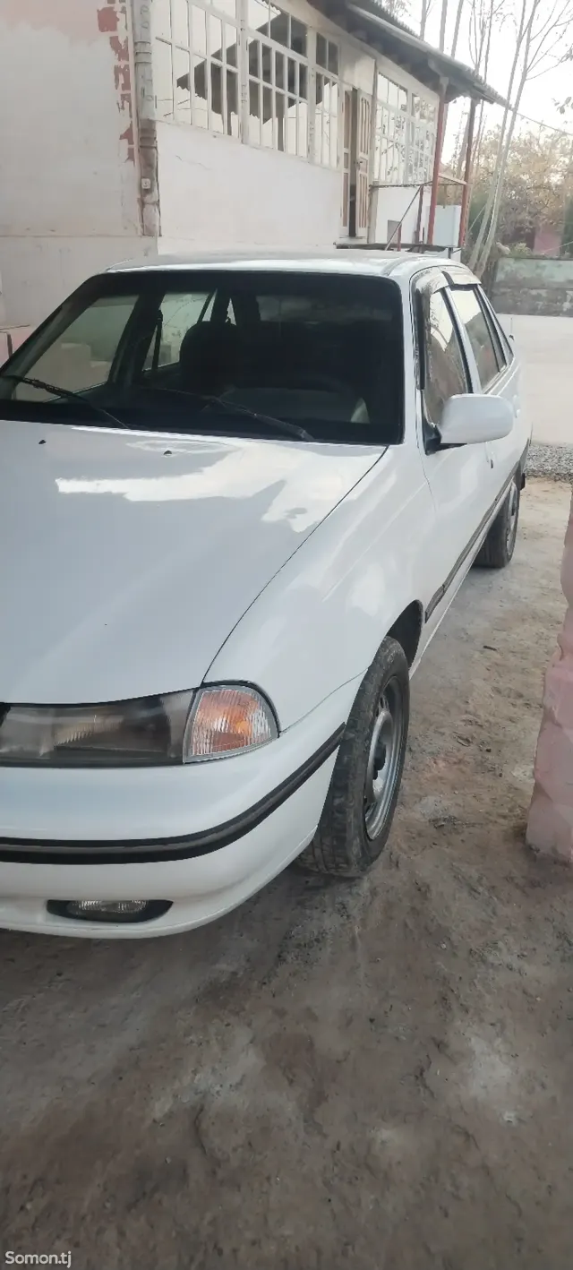 Daewoo Nexia 1995 · 1.6 MT