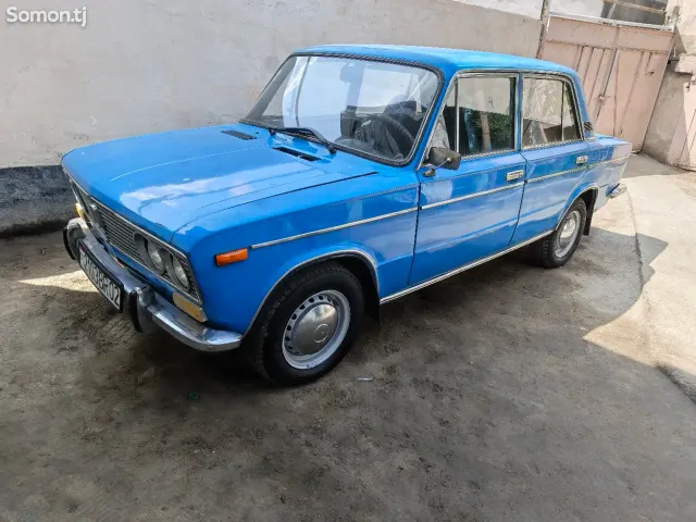 Lada (ВАЗ) 2103 1950 · 1.6 MT