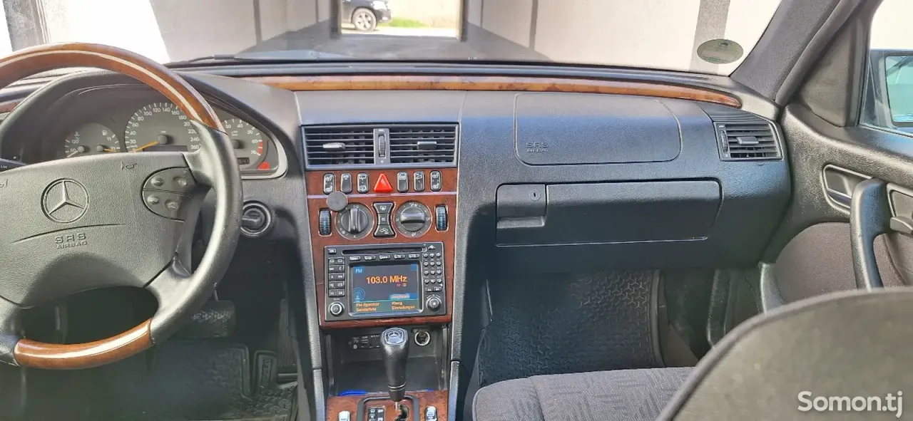 Mercedes-Benz C class 1999 · 2.4 AT