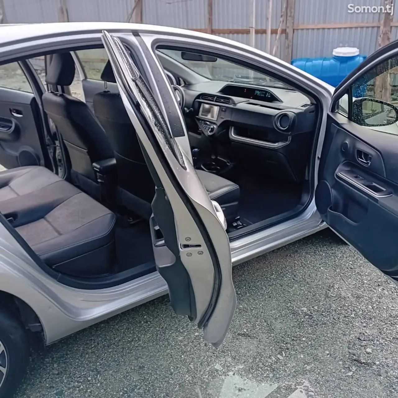 Toyota Aqua 2014 · 1.5 AT
