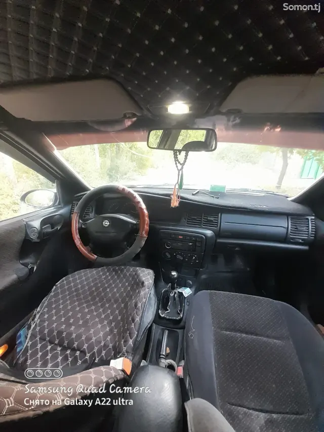 Opel Vectra B 1997 · 1.6 MT