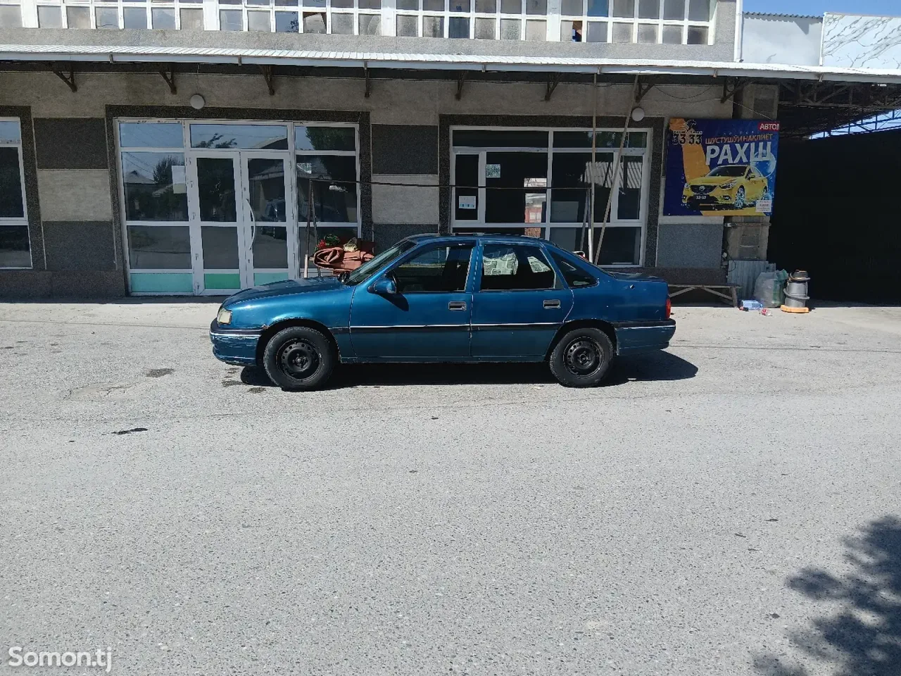 Opel Vectra A 1994 · 1.6 MT