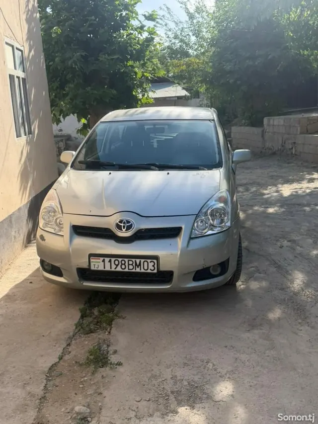 Toyota Verso 2008 · 2.2 MT