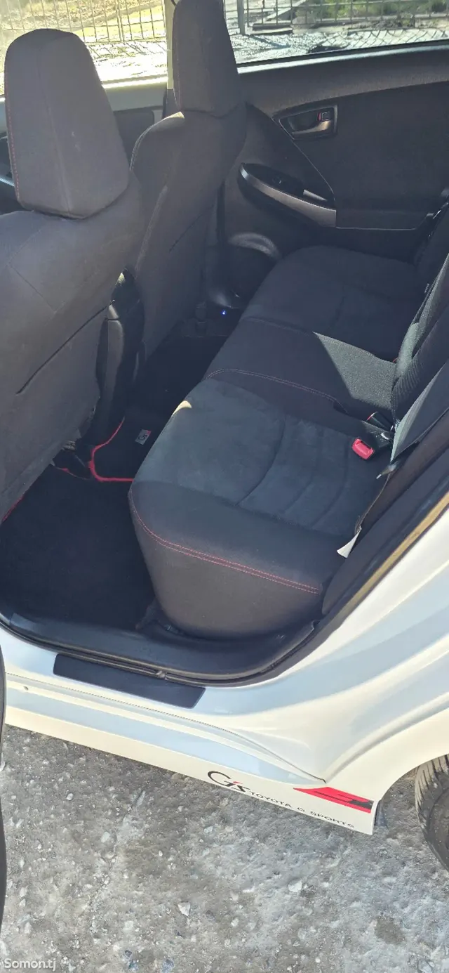 Toyota Prius 2014 · 1.8 CVT
