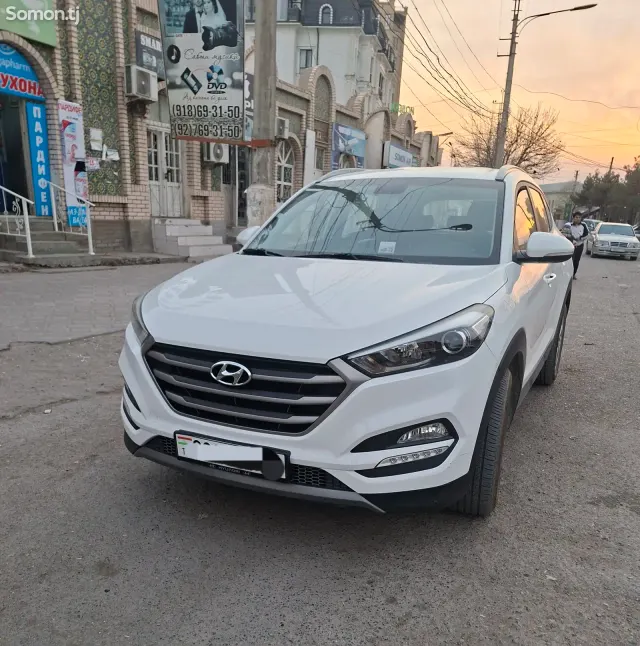 Hyundai Tucson 2015 · 2.0 AT