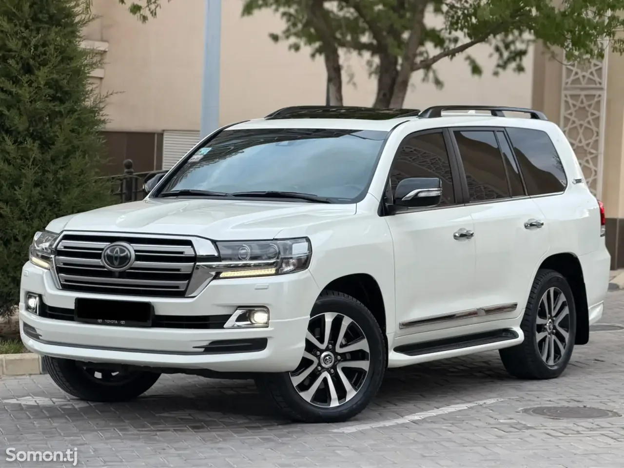 Toyota Land Cruiser 2018 · 4.5 AT