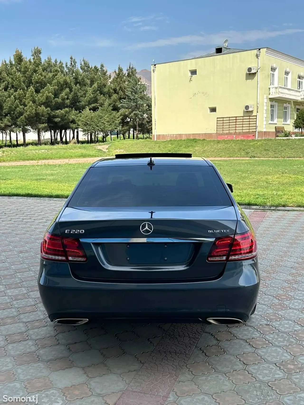 Mercedes-Benz E class 2015 · 2.2 AT