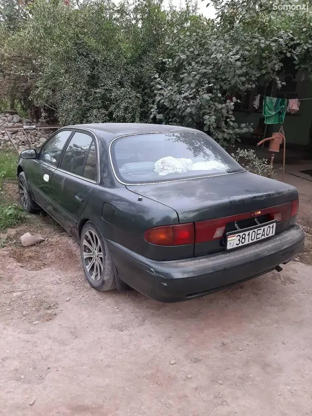 Hyundai Sonata 1996 · 1.8 MT