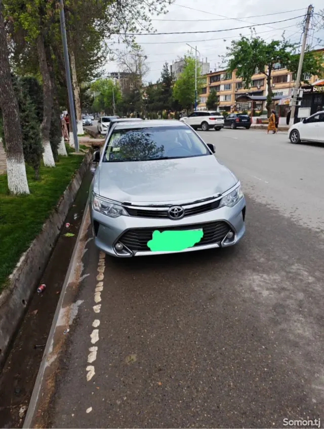Toyota Camry 2015 · 2.5 AT