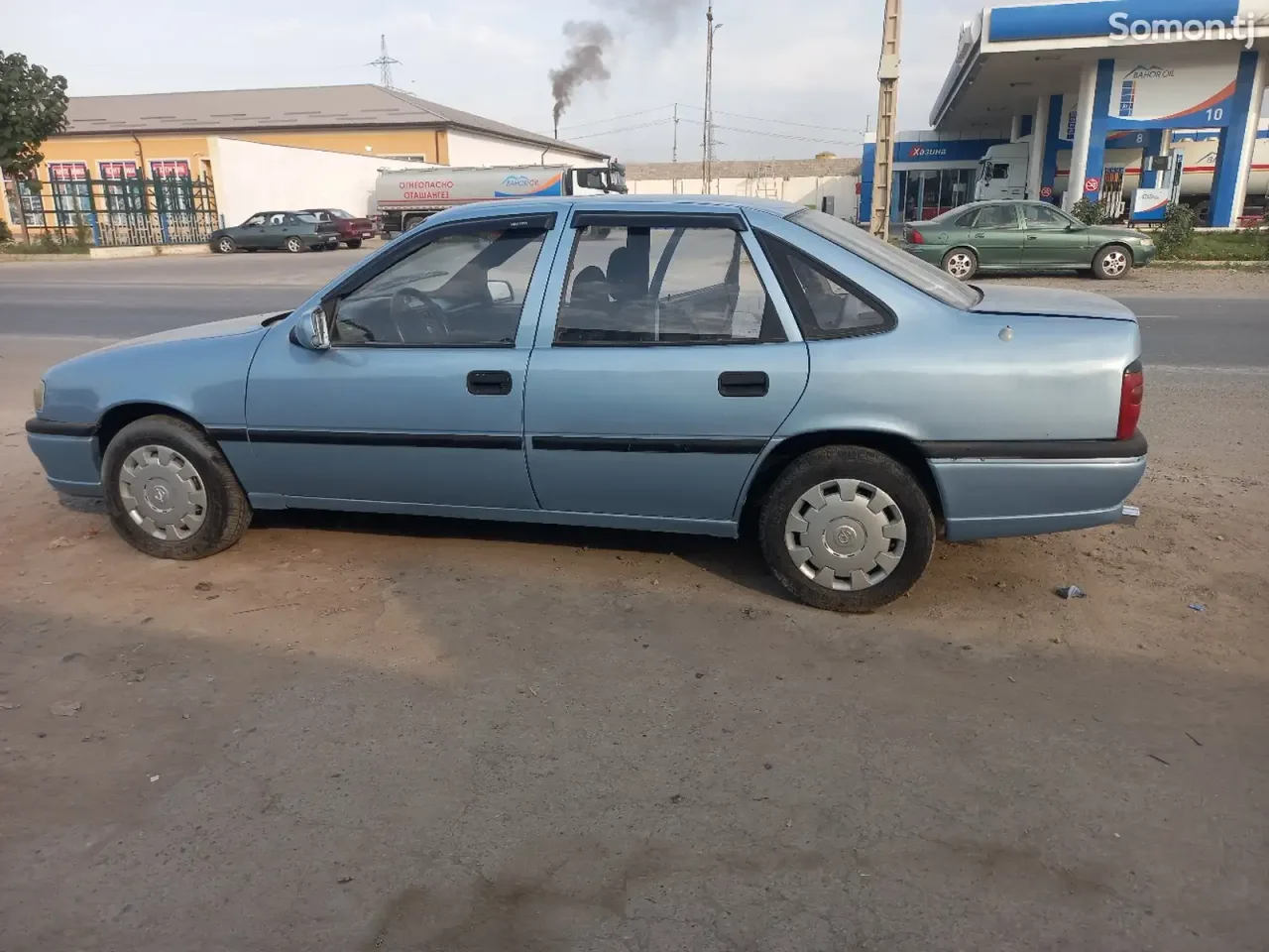 Opel Vectra A 1994 · 1.6 MT