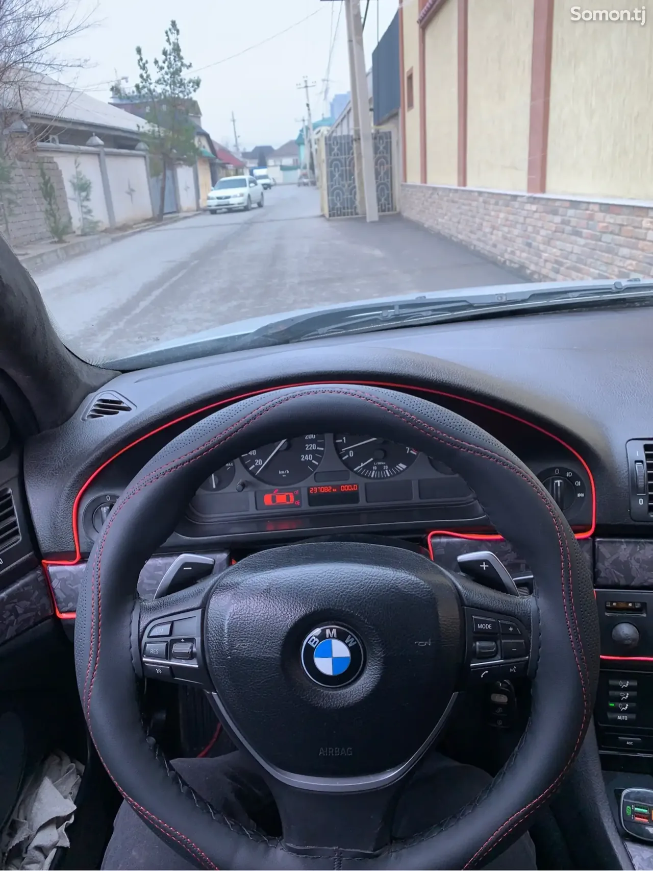 BMW 5 series 1999 · 2.5 MT