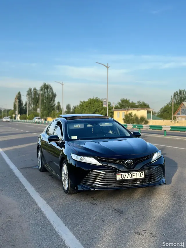 Toyota Camry 2017 · 2.5 AT