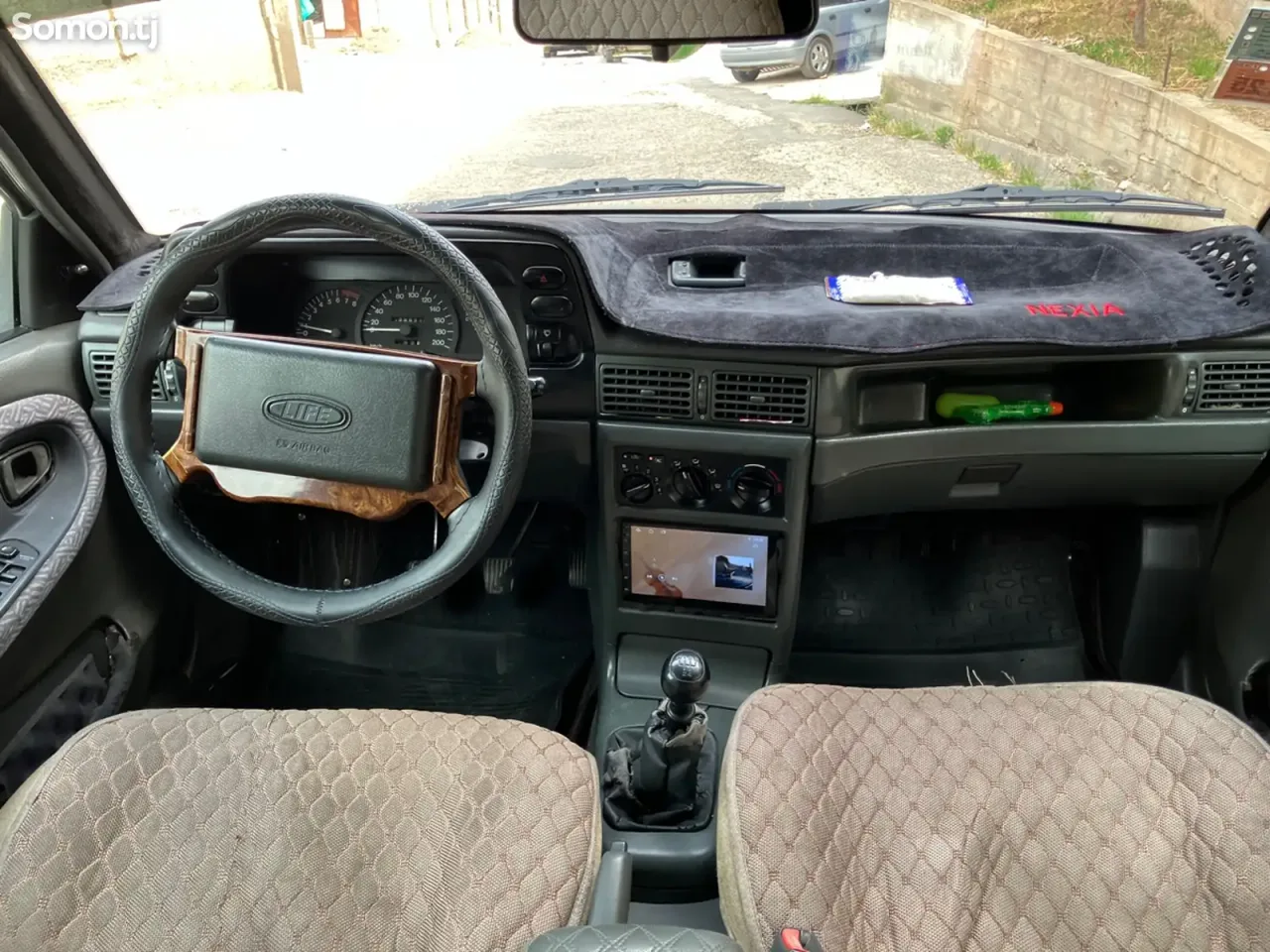 Daewoo Nexia 1995 · 1.6 MT