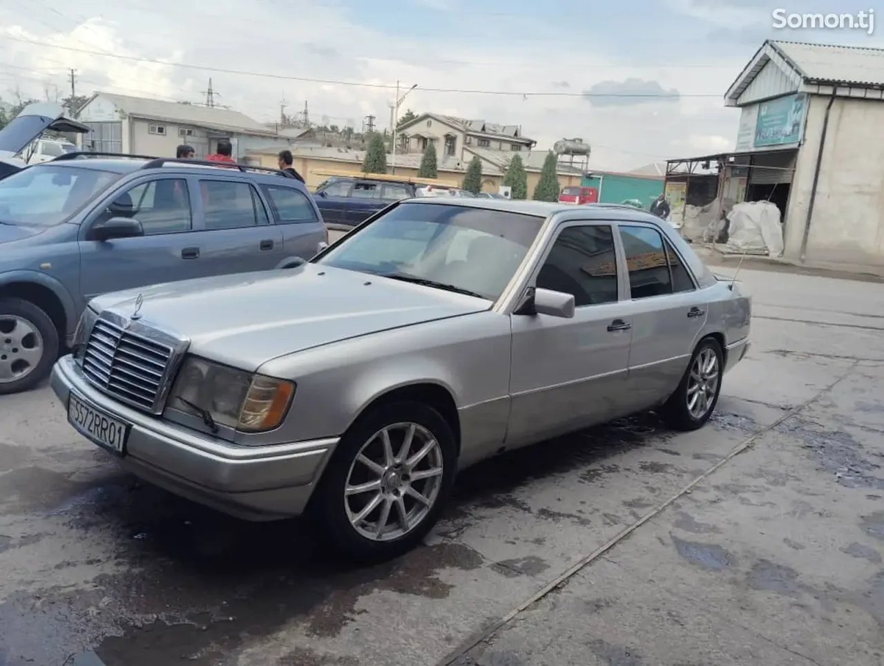 Mercedes-Benz W124 1993 · 2.3 MT