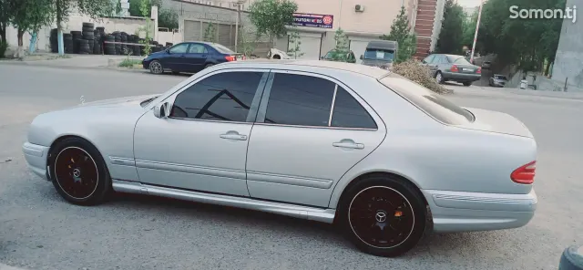 Mercedes-Benz E class 1996 · 2.0 MT