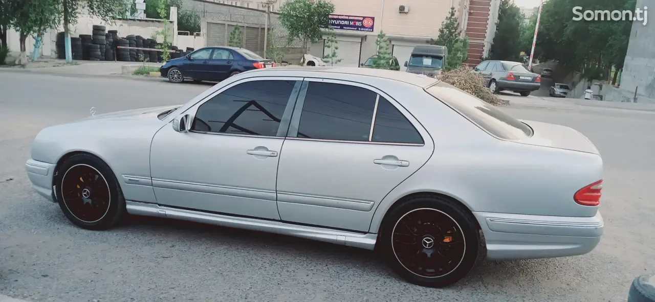 Mercedes-Benz E class 1996 · 2.0 MT