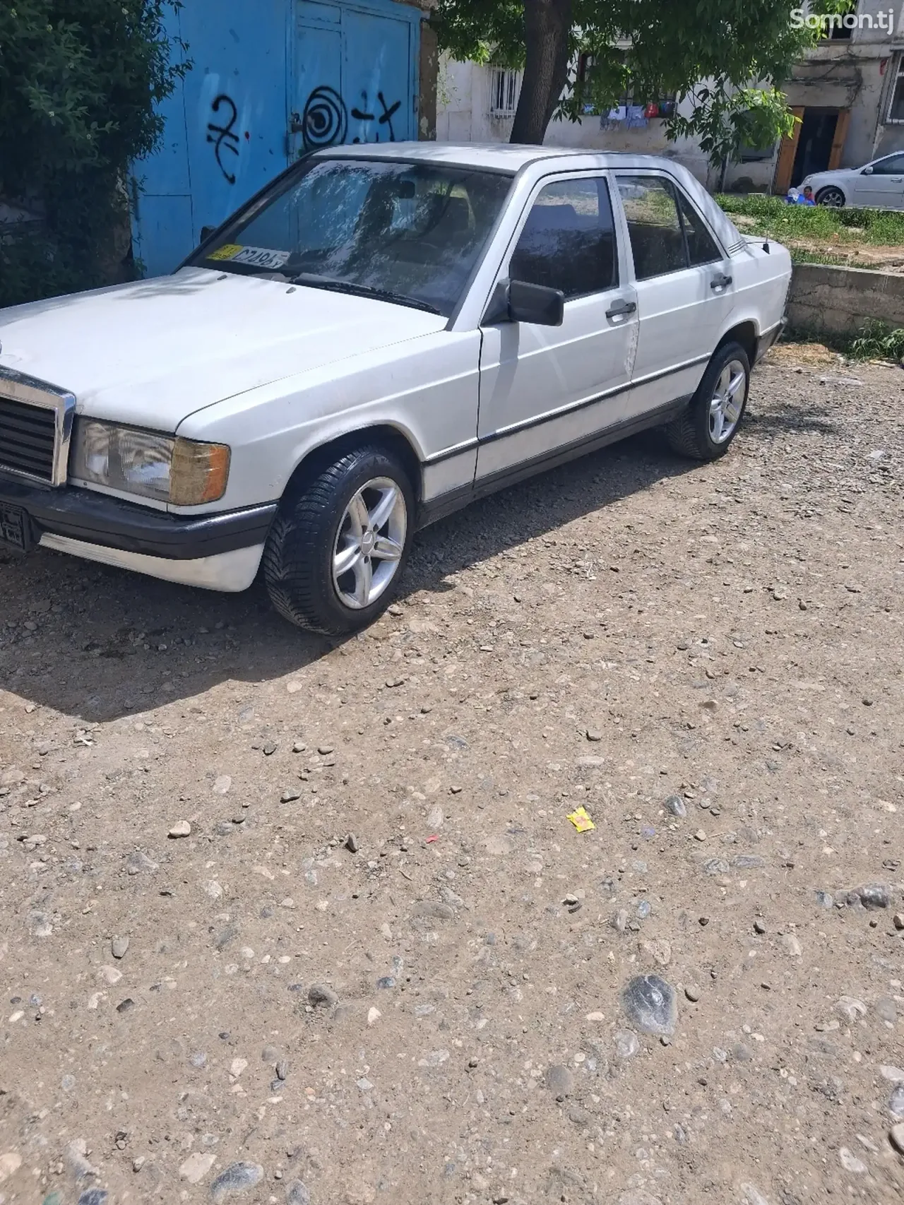 Mercedes-Benz W201 1988 · 2.2 MT