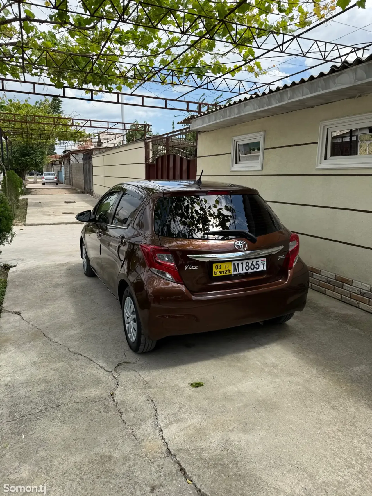 Toyota Vitz 2014 · 1.3 AT