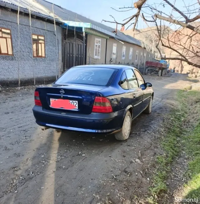 Opel Vectra B 1995 · 1.6 MT