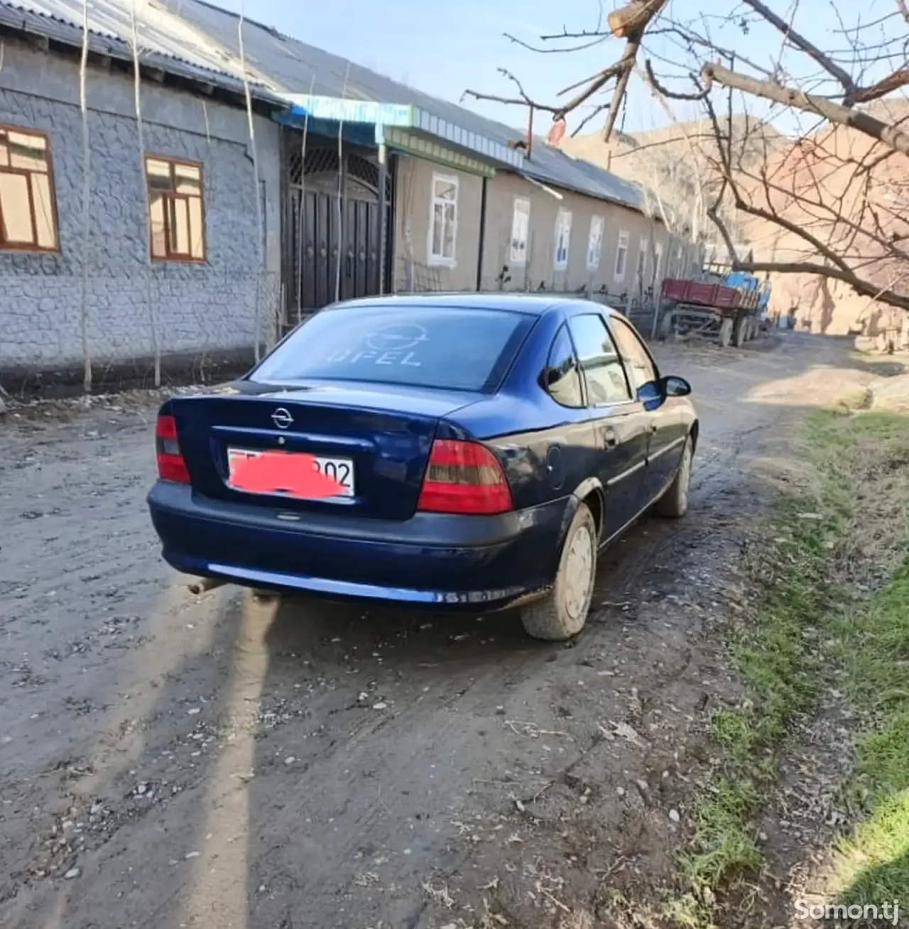 Opel Vectra B 1995 · 1.6 MT