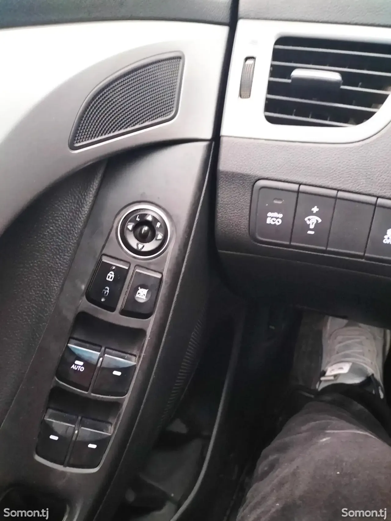 Hyundai Elantra 2016 · 1.8 AT
