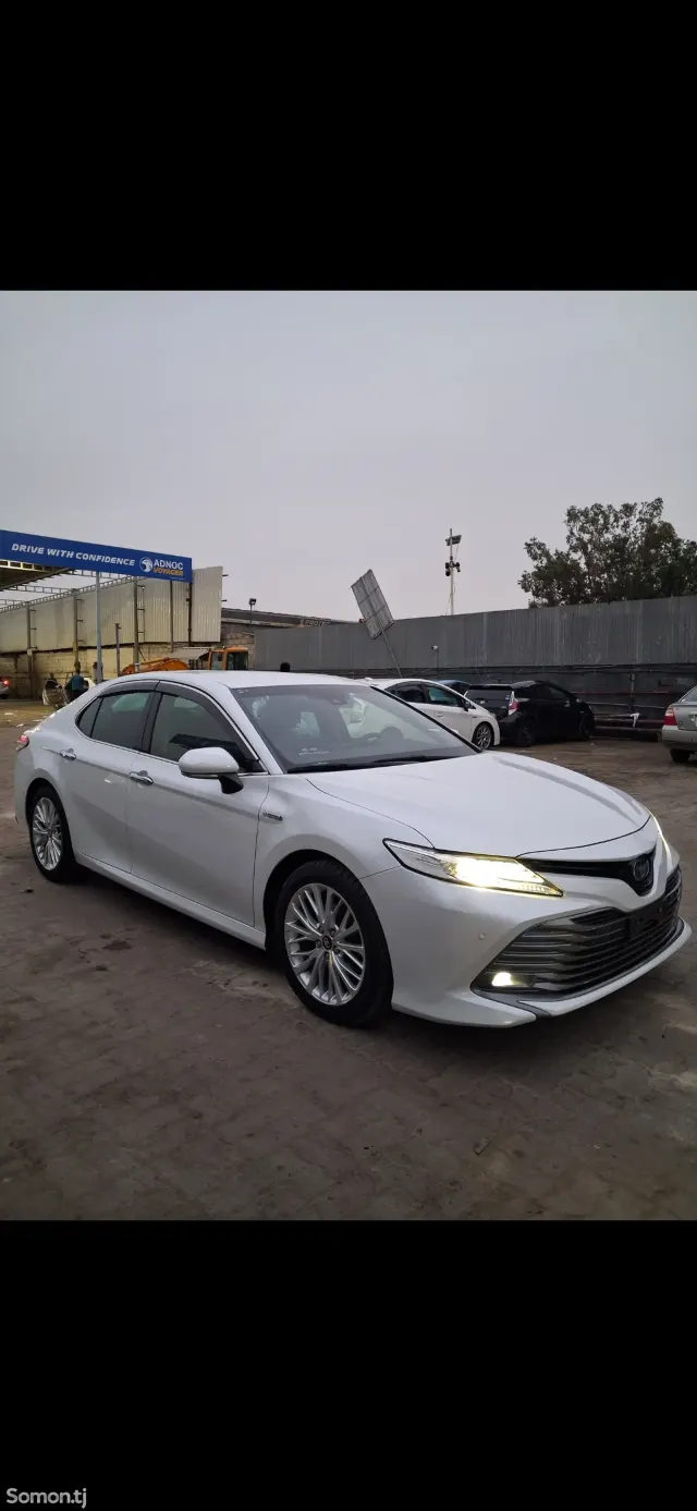 Toyota Camry 2018 · 2.5 AT