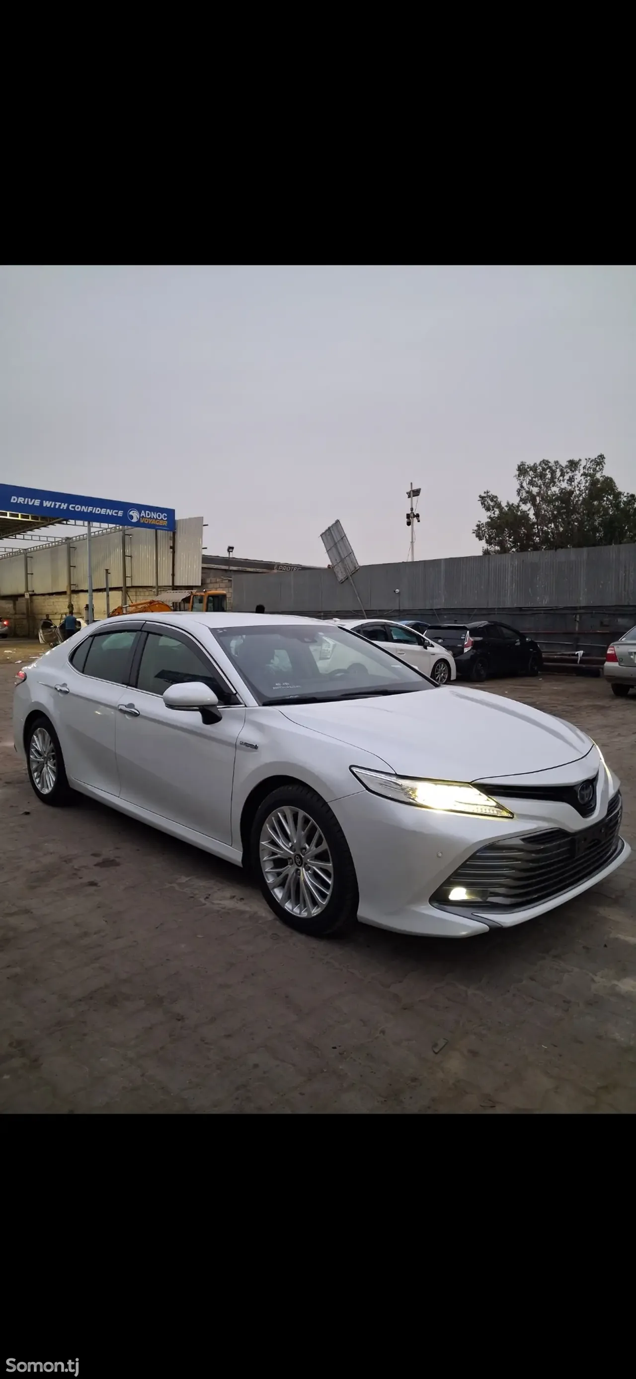 Toyota Camry 2018 · 2.5 AT