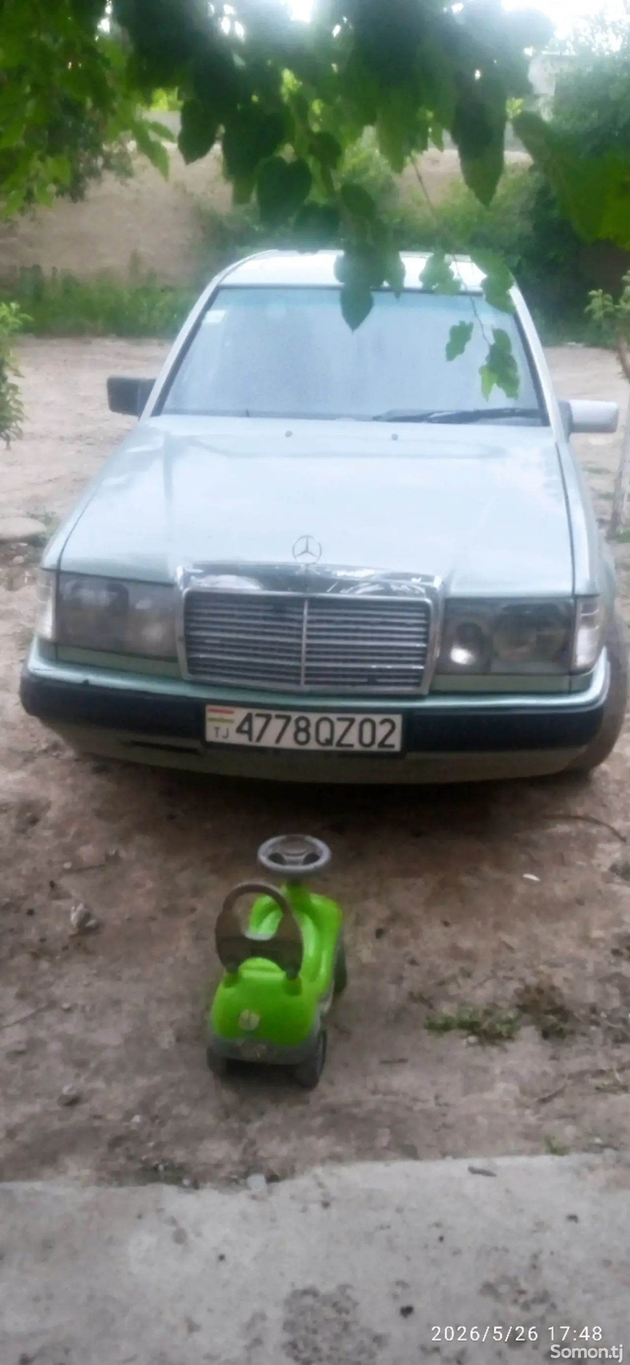 Mercedes-Benz W124 1988 · 2.0 MT