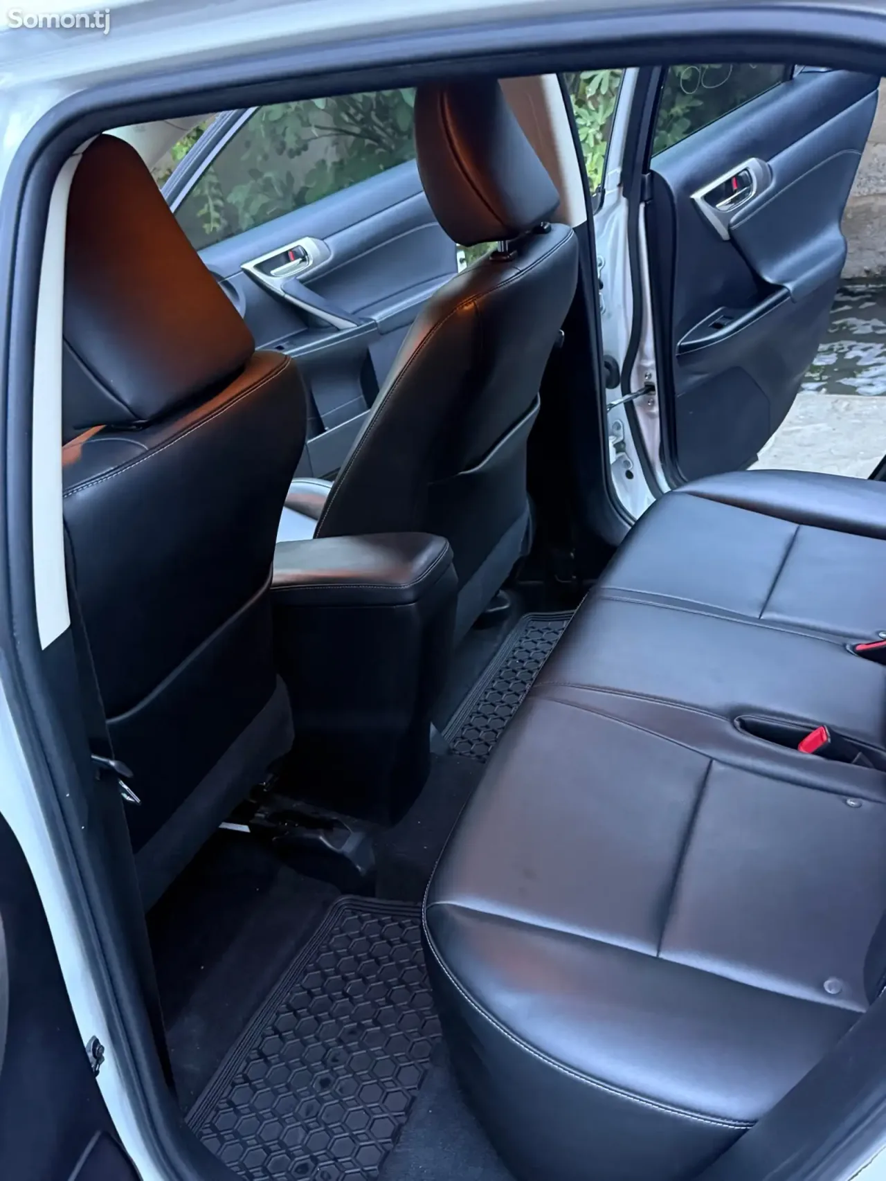 Lexus CT series 2015 · 2.0 AT