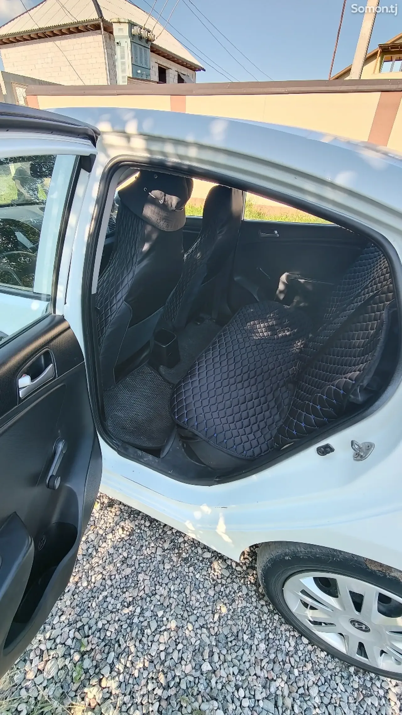 Hyundai Solaris 2016 · 1.4 MT