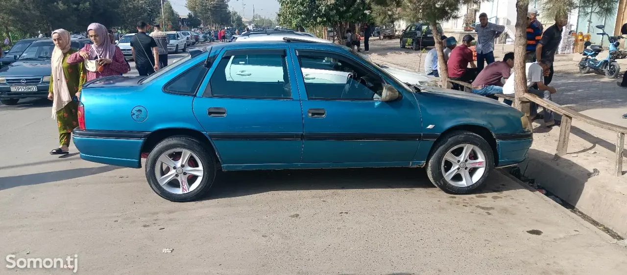 Opel Vectra A 1993 · 1.6 MT