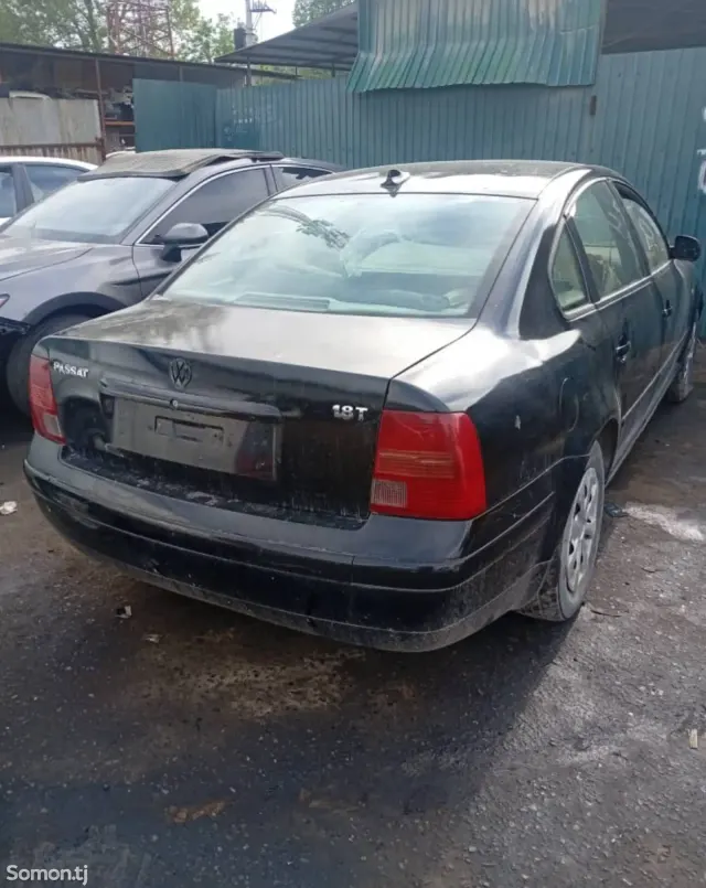 Volkswagen Passat 1998 · 1.8 MT