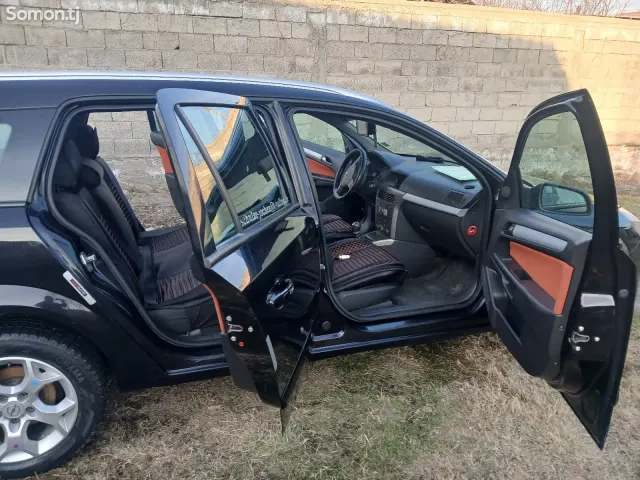 Opel Astra H 2006 · 1.6 MT