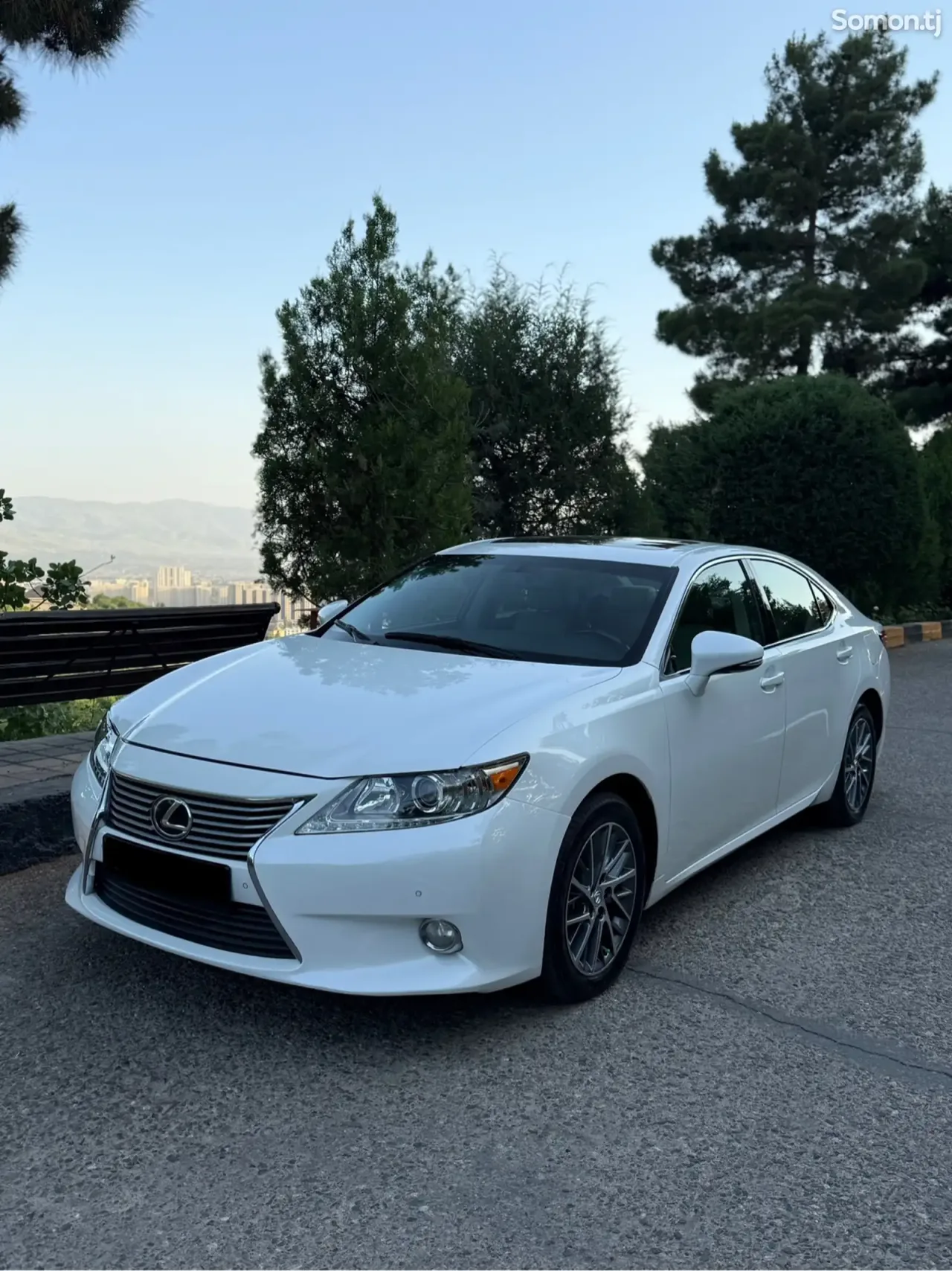 Lexus ES series 2015 · 3.5 AT