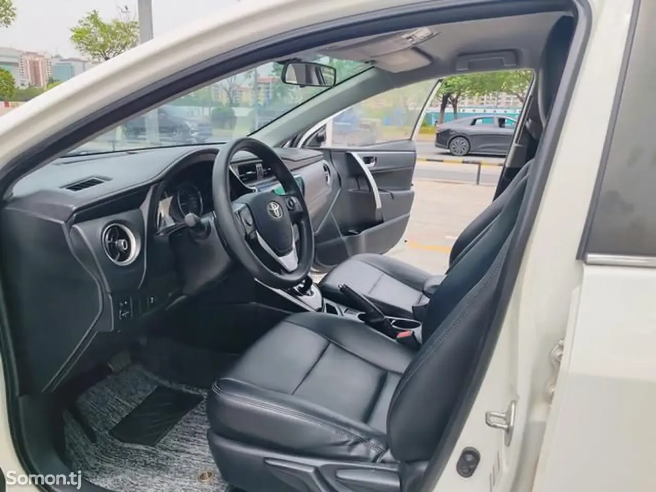 Toyota Corolla 2017 · 1.8 AT