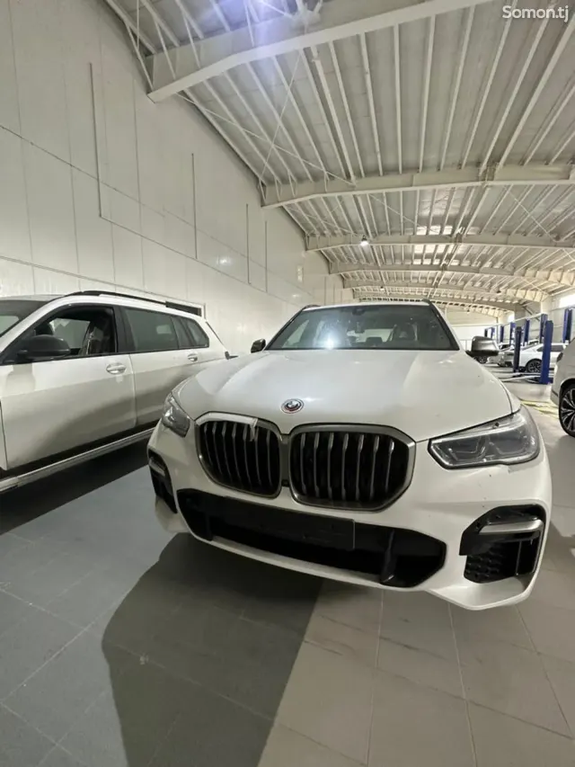 BMW X5 2023 · 4.4 AT