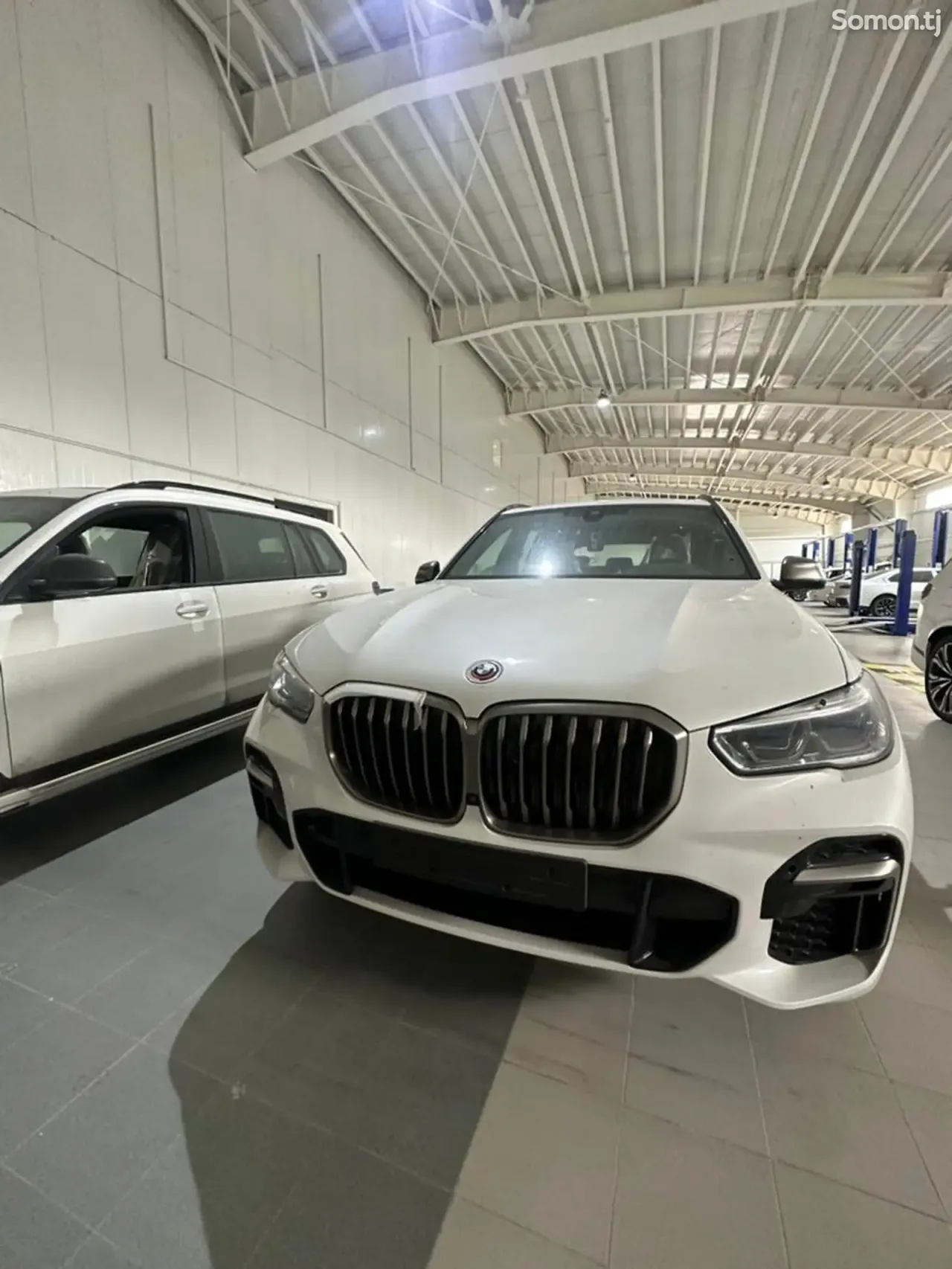 BMW X5 2023 · 4.4 AT