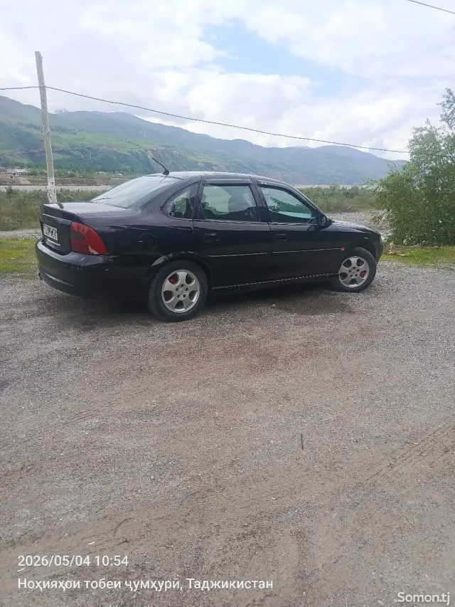 Opel Vectra B 1999 · 1.6 MT