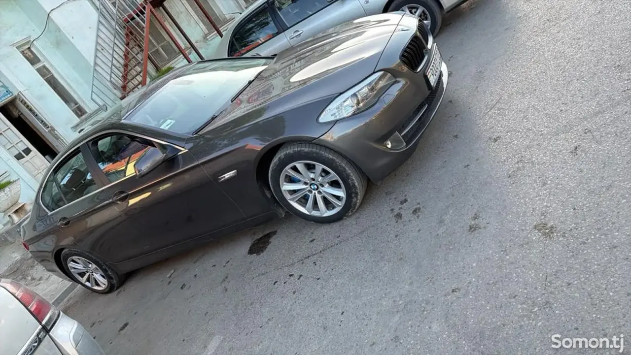 BMW 5 series 2011 · 3.0 AT