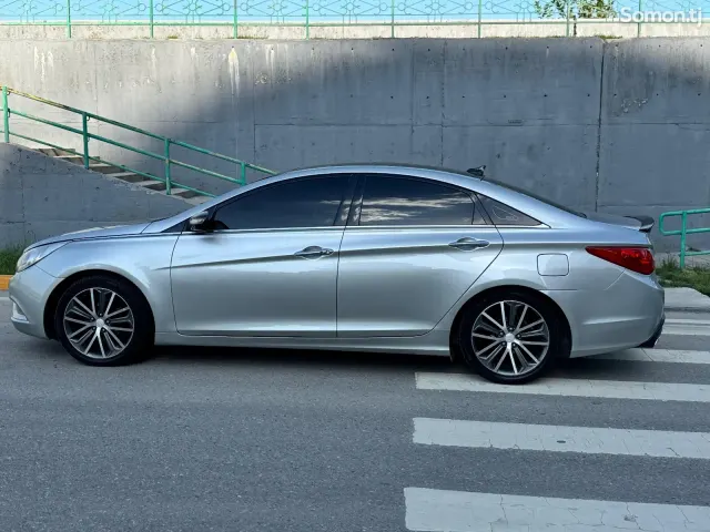Hyundai Sonata 2010 · 2.0 AT
