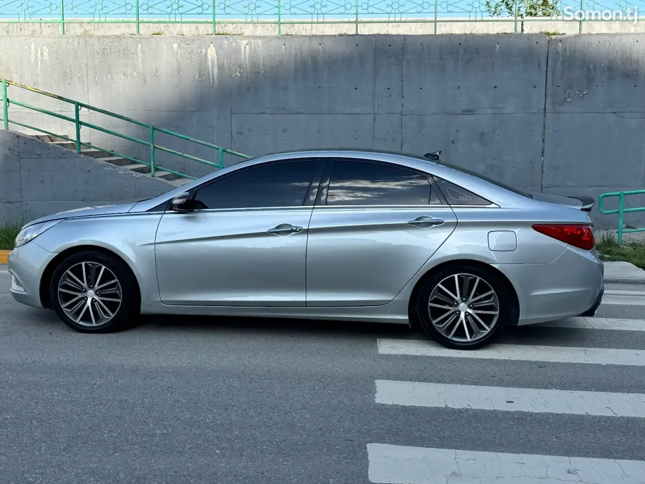 Hyundai Sonata 2010 · 2.0 AT