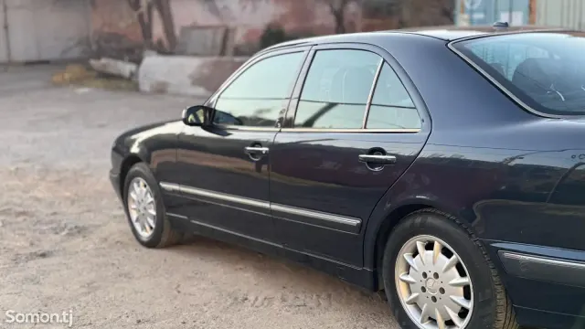 Mercedes-Benz E class 2001 · 2.4 AT