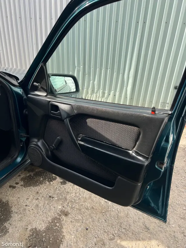Opel Vectra A 1994 · 1.6 MT