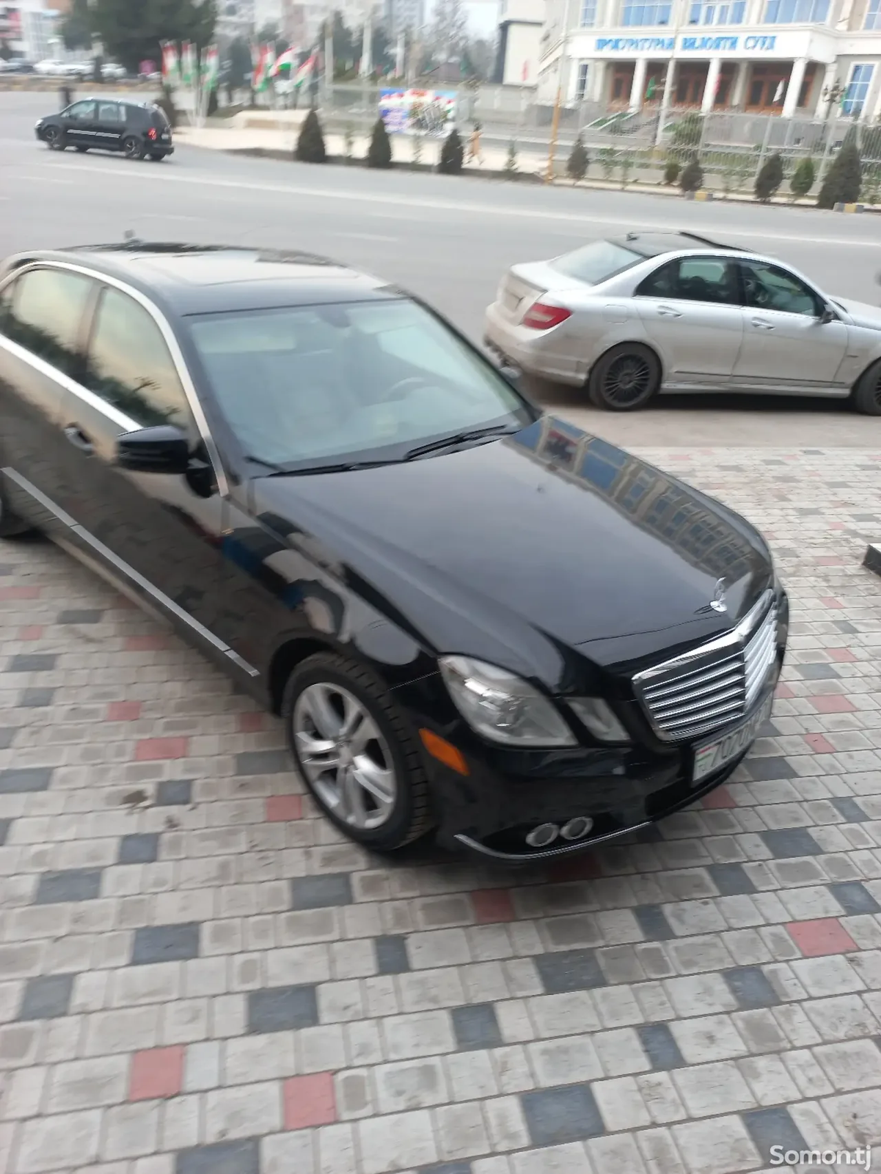 Mercedes-Benz E class 2011 · 3.5 AT