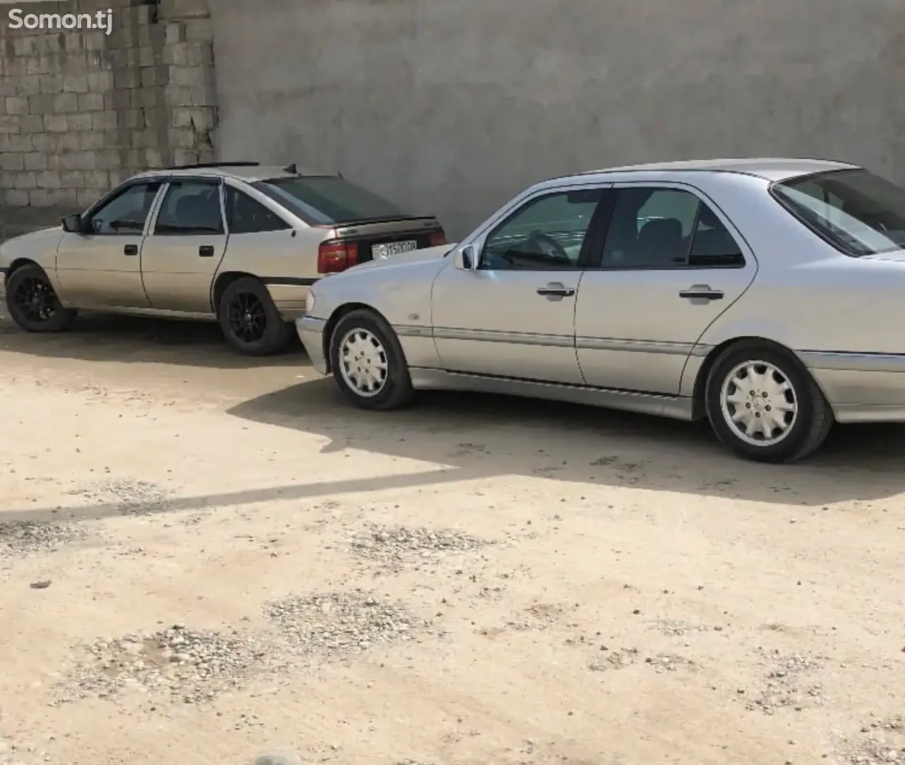 Opel Vectra A 1991 · 1.8 MT