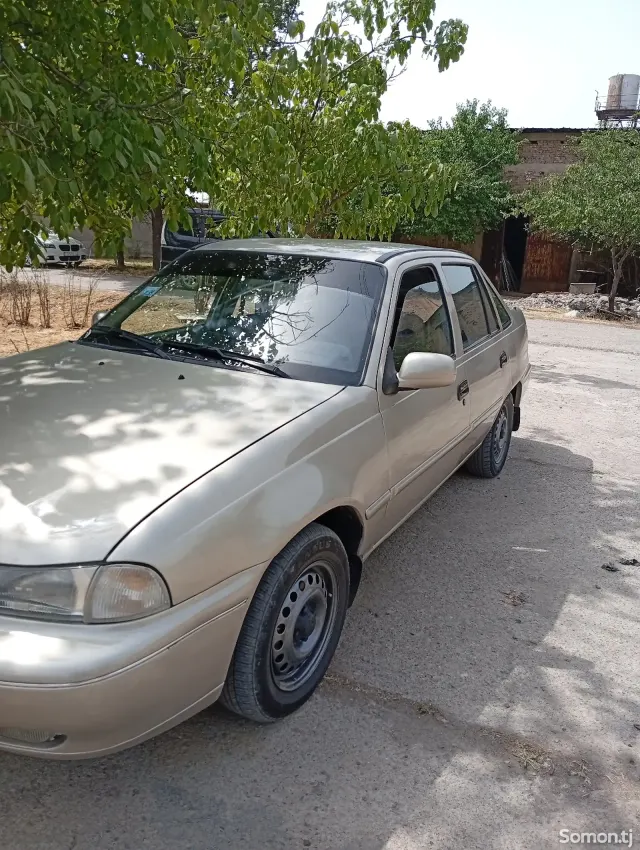 Daewoo Nexia 1995 · 1.6 MT