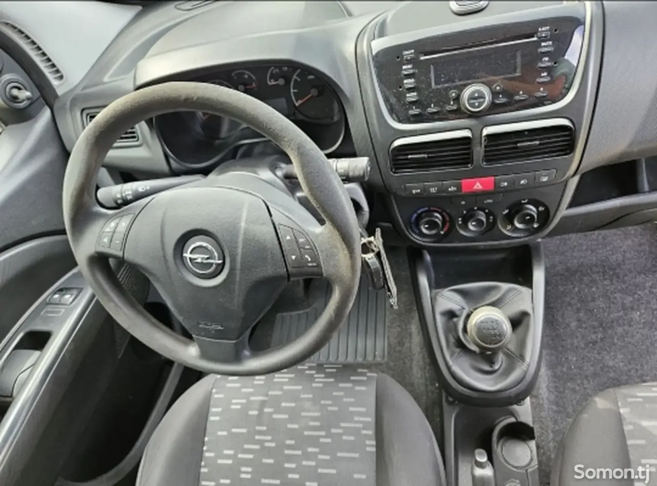 Opel Combo 2014 · 2.0 MT