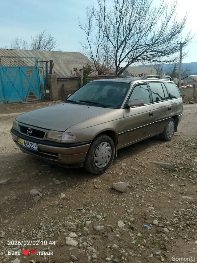Opel Astra F 1997 · 1.6 MT
