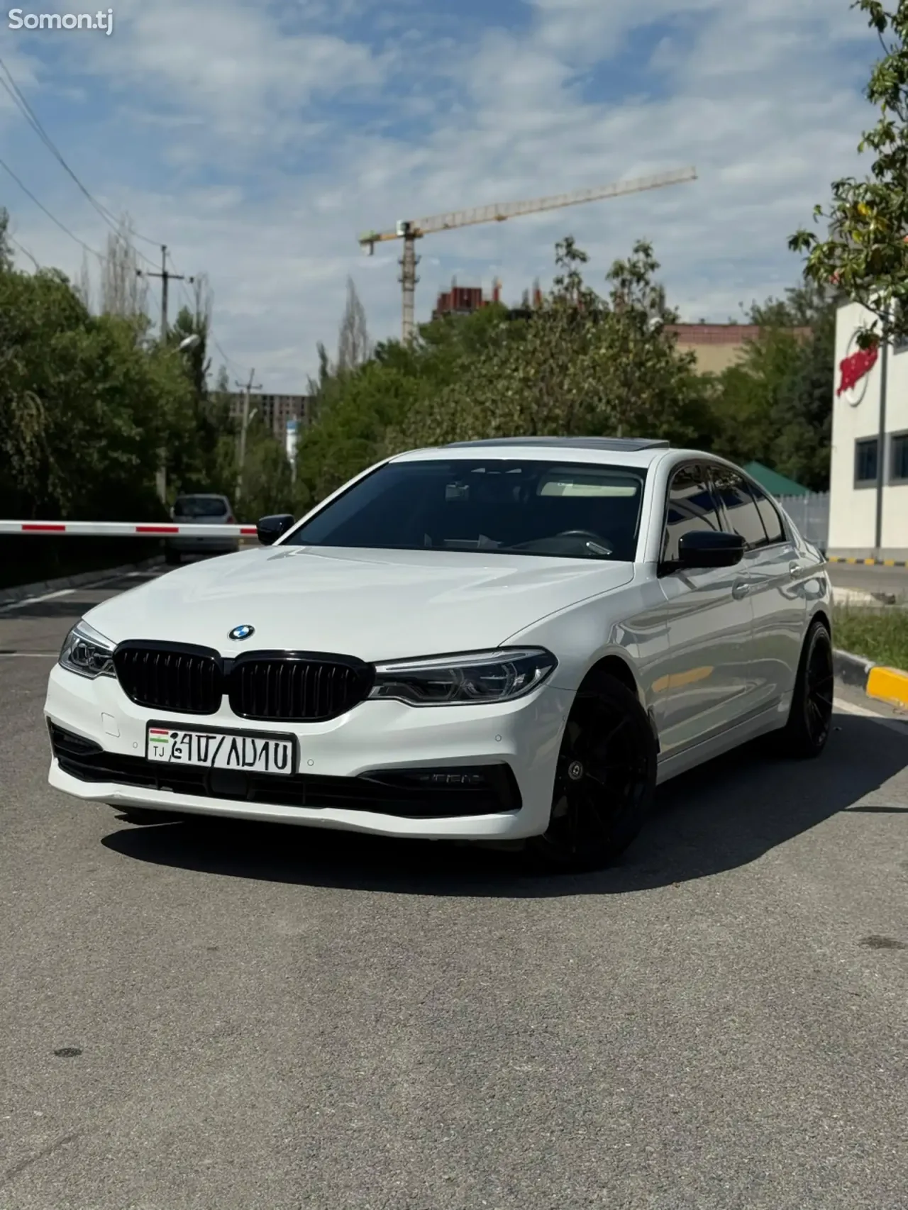 BMW 5 series 2018 · 2.0 AT