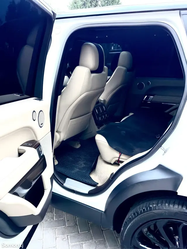 Land Rover Vogue 2015 · 4.4 AT